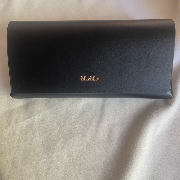 Stylish MAX MARA Brown Sunglasses - Picture 7 of 7